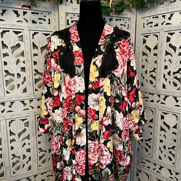 😍HOST PICK😍 SILKY SHINY BLACK RED & GOLD LONG SHORT SLEEVE ROBE KIMONO - Picture 2 of 9